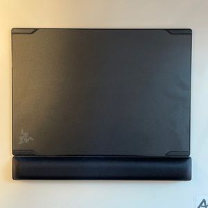 Razer Gaming Mouse Pad With Memory Foam Wrist Rest